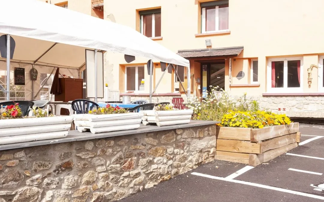 Pourquoi choisir un restaurant panoramique avec terrasse près des pistes à La Cabanasse ?